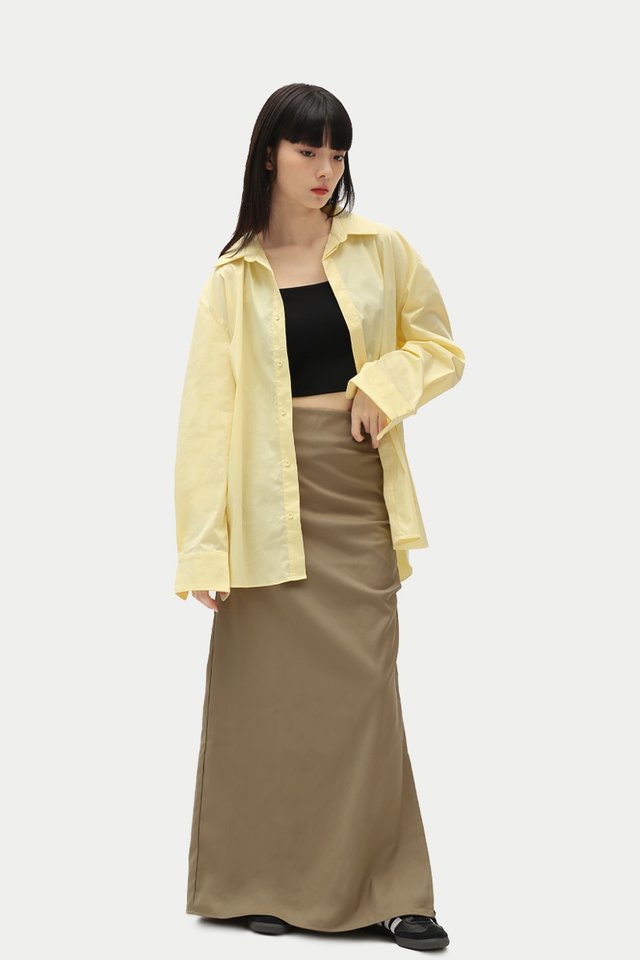 EILISH SIDE RUCHED FITTED SKIRT IN TAUPE