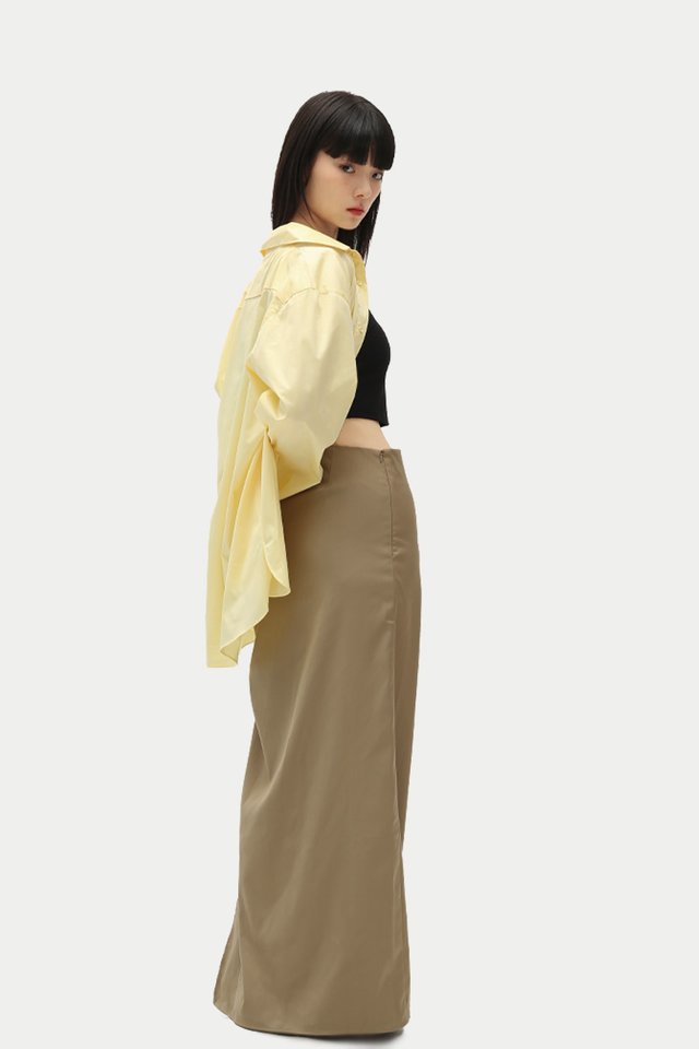 EILISH SIDE RUCHED FITTED SKIRT IN TAUPE