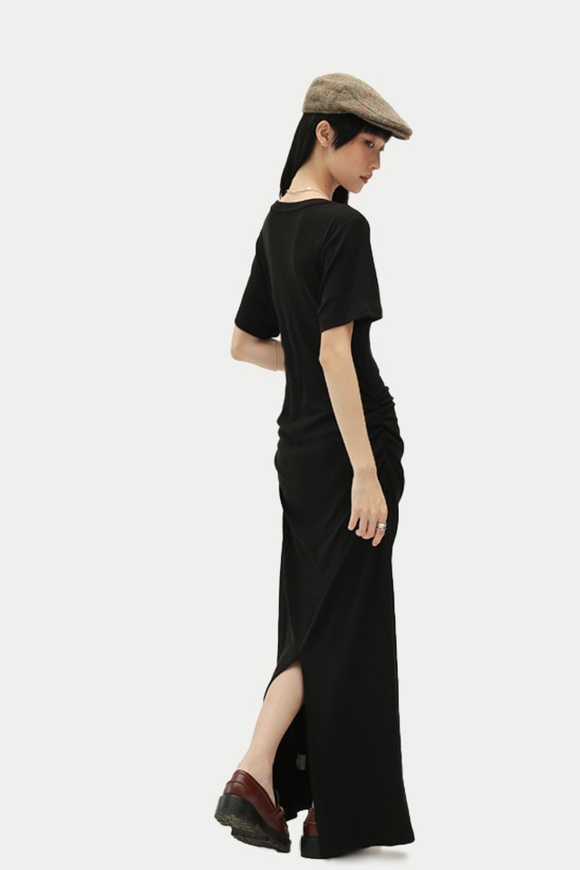 HANNAH SIDE RUCHED TEE DRESS IN BLACK