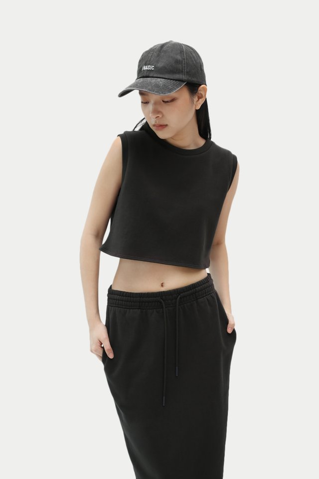 AERA BOXY CROP TOP IN CHARCOAL