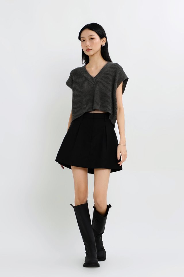 LEONA BOXY KNIT TOP IN CHARCOAL