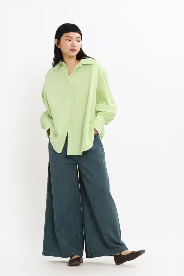 JINNI RUCHED OVERSIZED SHIRT IN APPLE