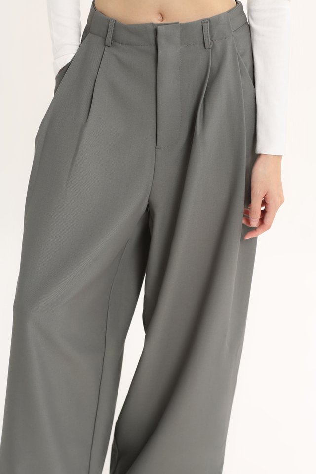 LANDON RELAXED TAILORED PANTS IN CHARCOAL