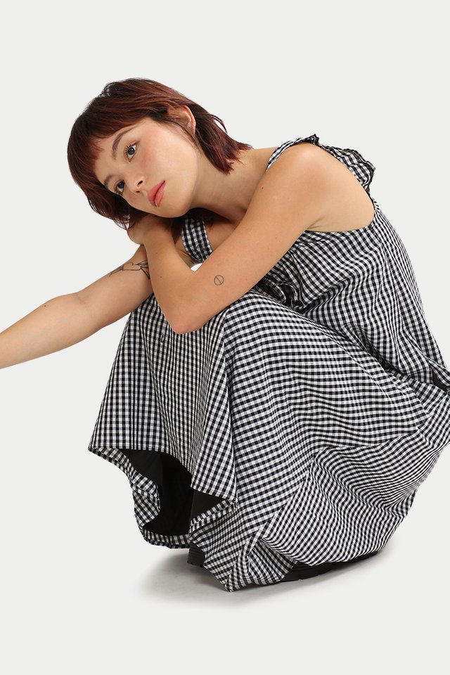 RYLIE CHECKERED FRILL DRESS IN BLACK/WHITE