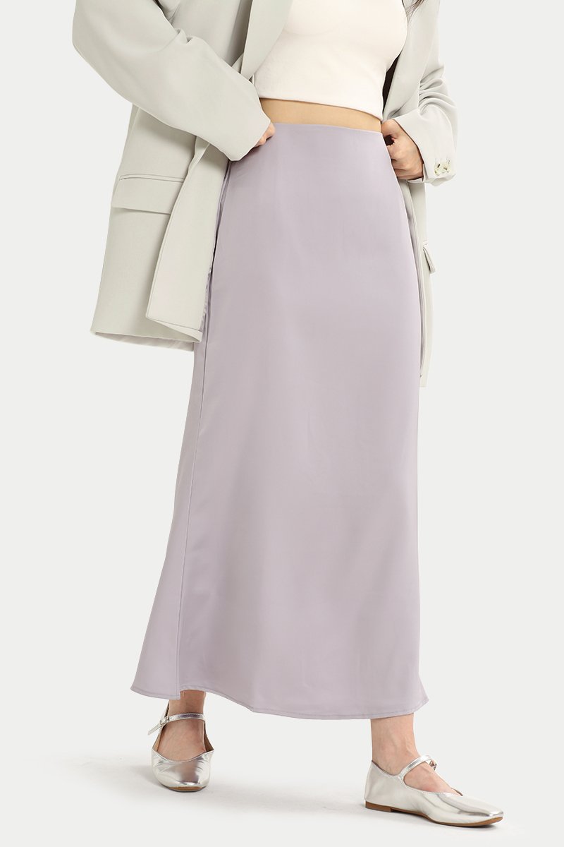 VIOLLEA SATIN MIDI SKIRT IN LILAC GREY