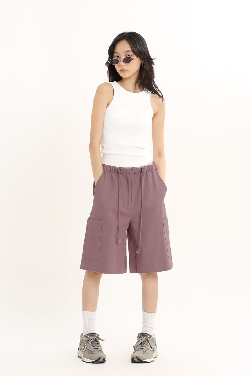 JAIMEE DRAWSTRING CARGO SHORTS IN LAVENDER