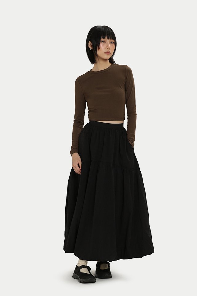 ALEKSA NYLON CLOUD SKIRT IN BLACK