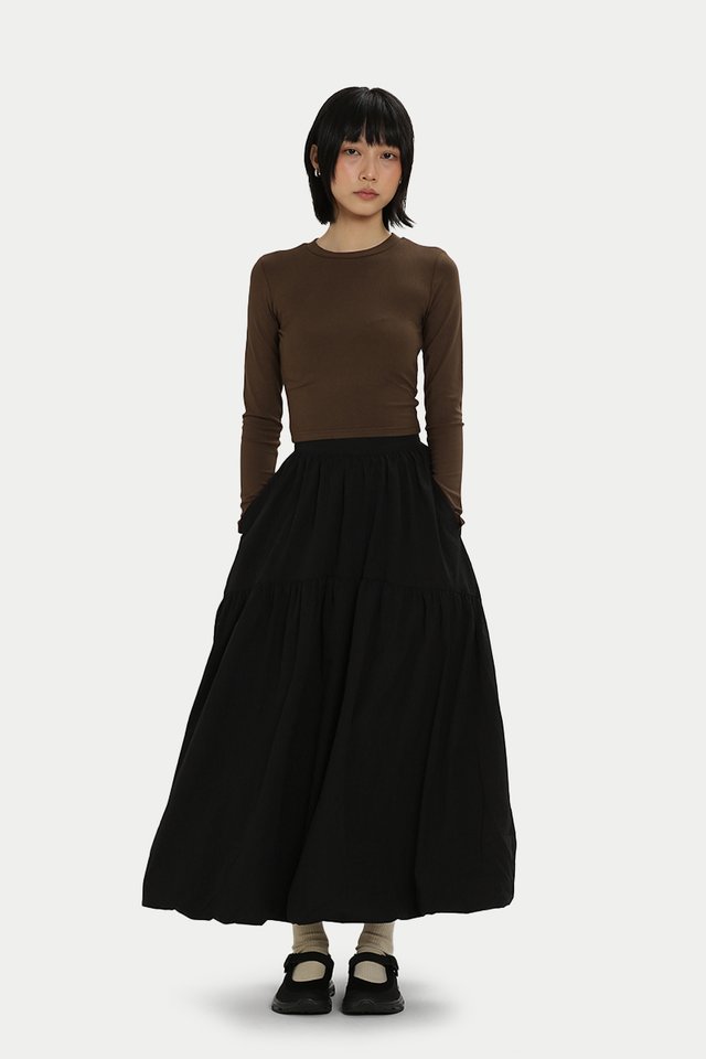 ALEKSA NYLON CLOUD SKIRT IN BLACK