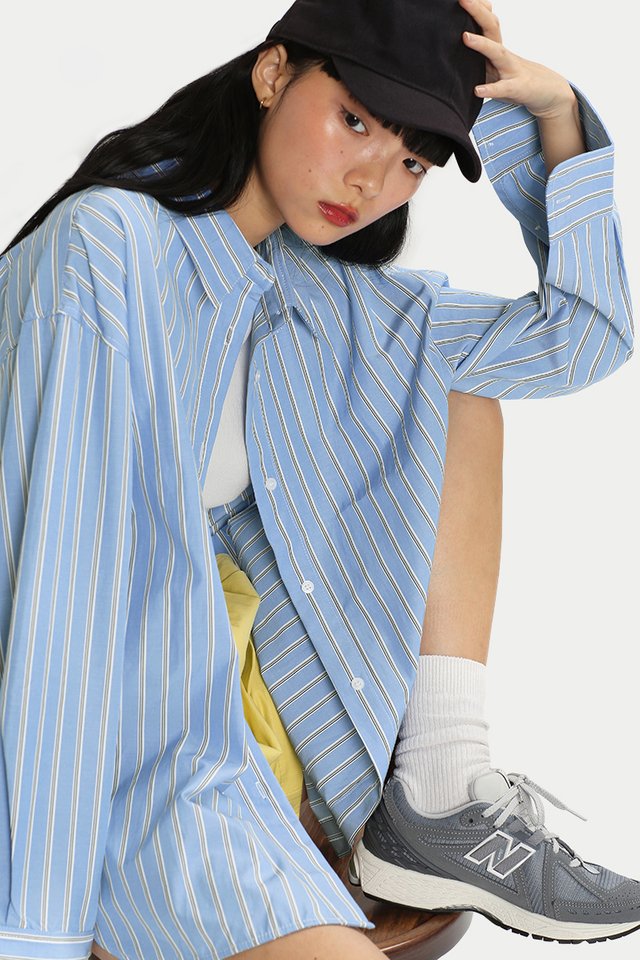 DALE OVERSIZED CURVE HEM SHIRT IN BLUE STRIPE