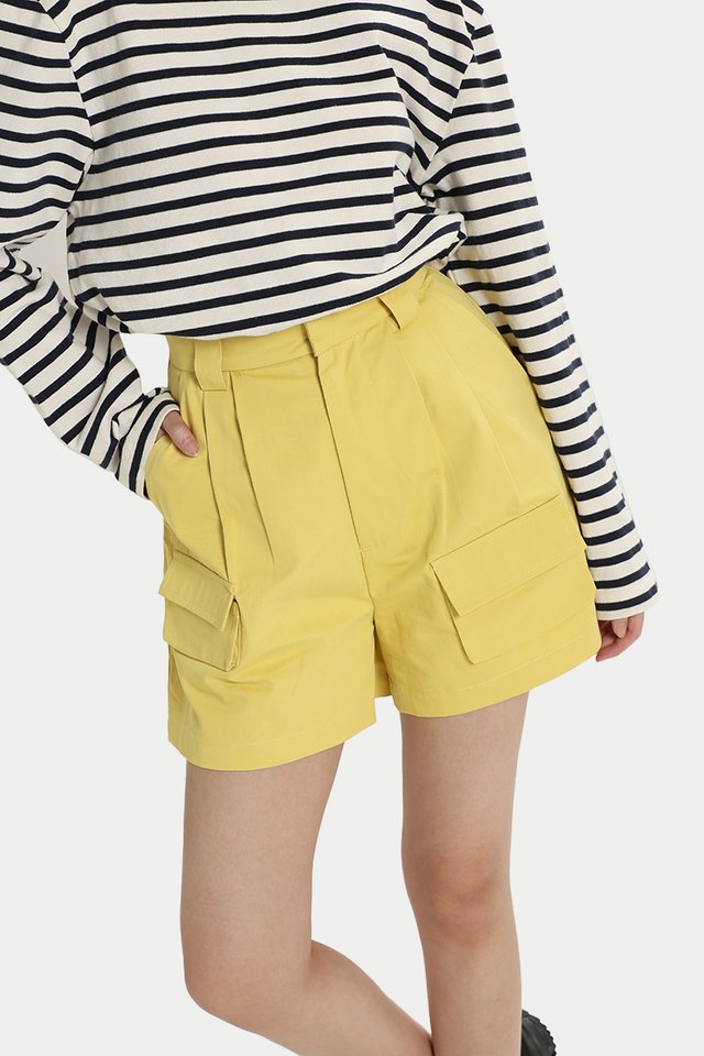 DARA FLAP POCKET SHORTS IN BUTTER