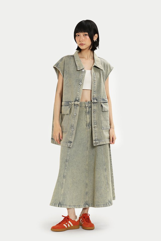 RENNA CONVERTIBLE DENIM VEST IN VINTAGE WASH