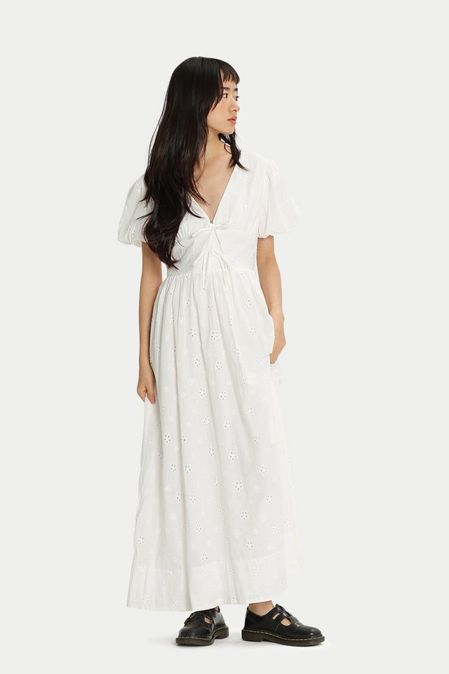 DESIREE BRODERIE PUFF SLEEVES DRESS IN WHITE