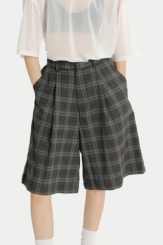 JUNKO CHECKED BERMUDAS IN WALNUT