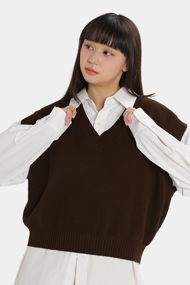 MARCIA BOXY V NECK KNIT TOP IN TEDDY