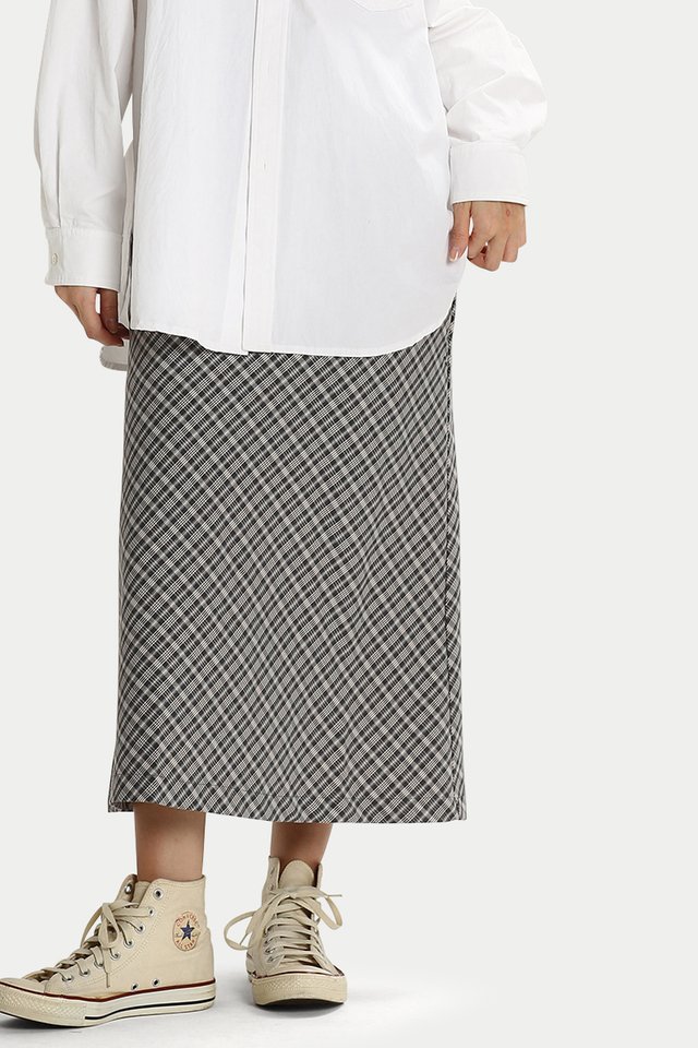 TILLY PLAID MIDI SKIRT IN GREY