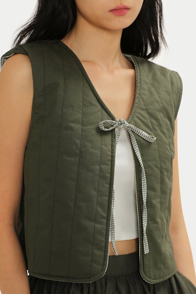 BROOKE PUFFY REVERSIBLE VEST IN VINEYARD/CHECKS