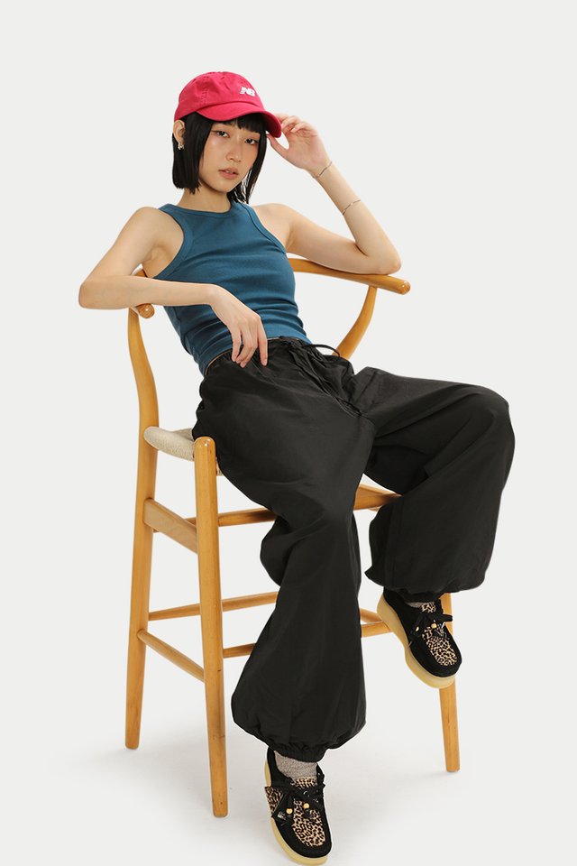 HARTT NYLON COCOON PANTS IN BLACK