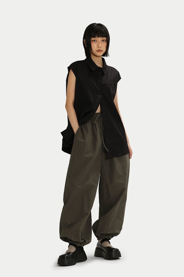 HARTT NYLON COCOON PANTS IN TRUFFLE