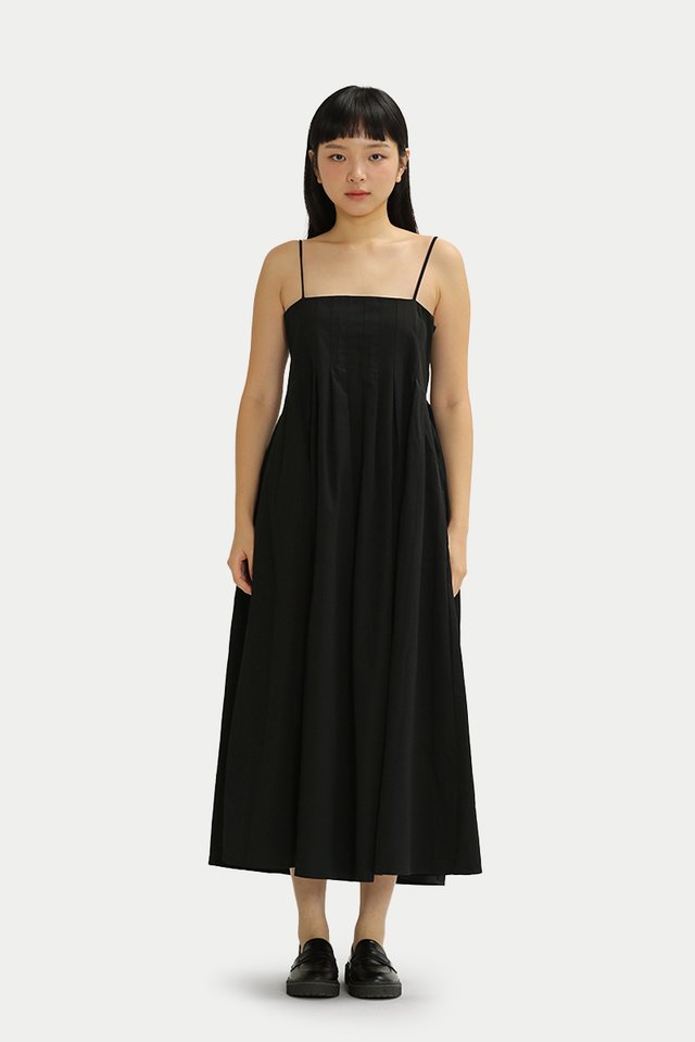 HAZEL BOX PLEAT MIDI DRESS IN BLACK