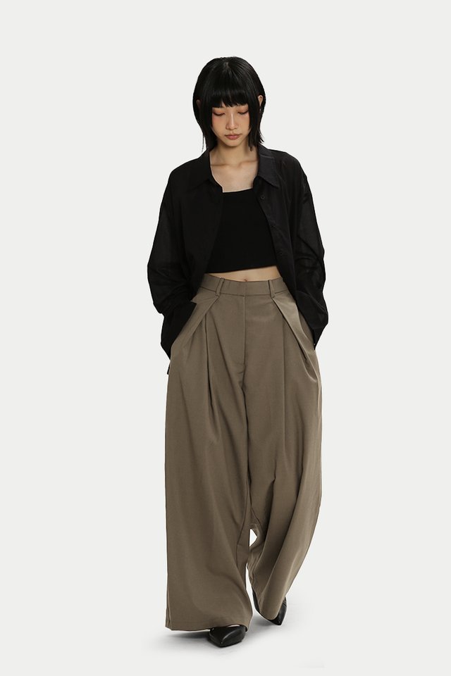 LYLE SUIT CROSS PLEATED PANTS IN TAN