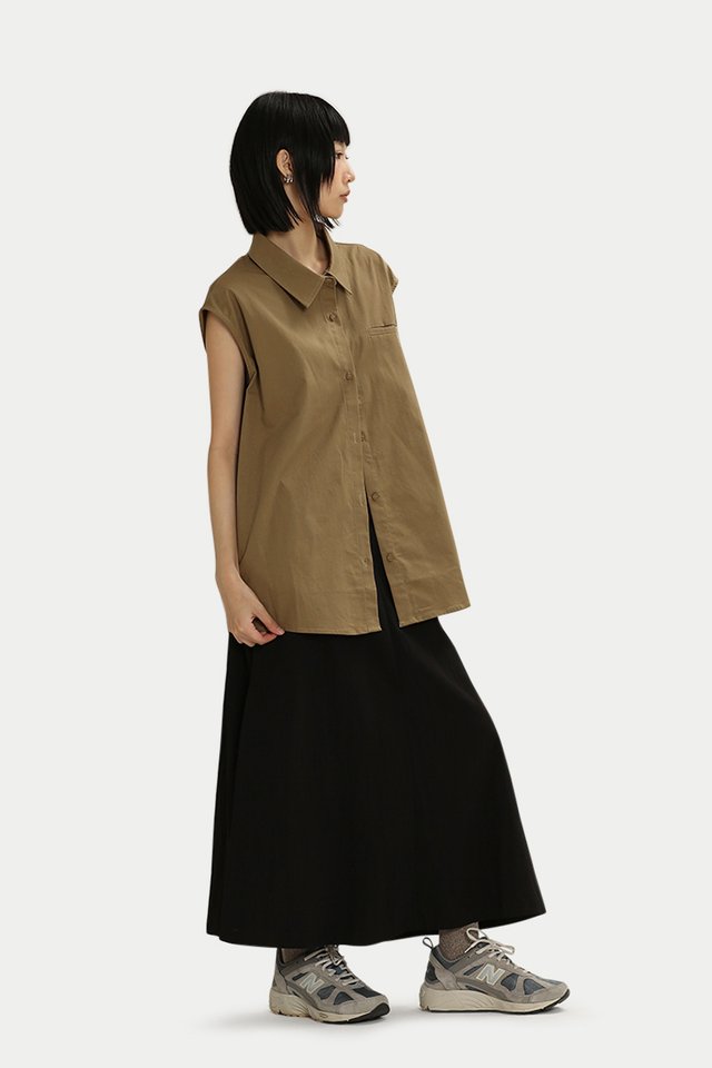 STEVIE BOXY SLEEVELESS SHIRT IN CASHEW