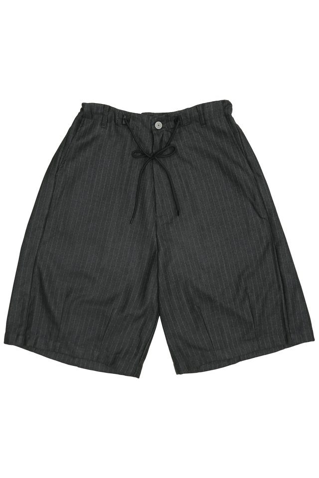 ARCADE X NATHANIELFONG PINSTRIPED SUIT SHORTS IN CHARCOAL