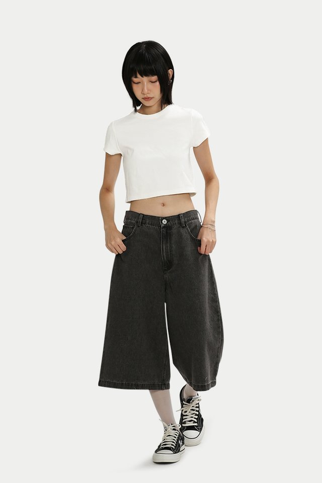 DYLAN LONGLINE JORTS IN BLACK WASH