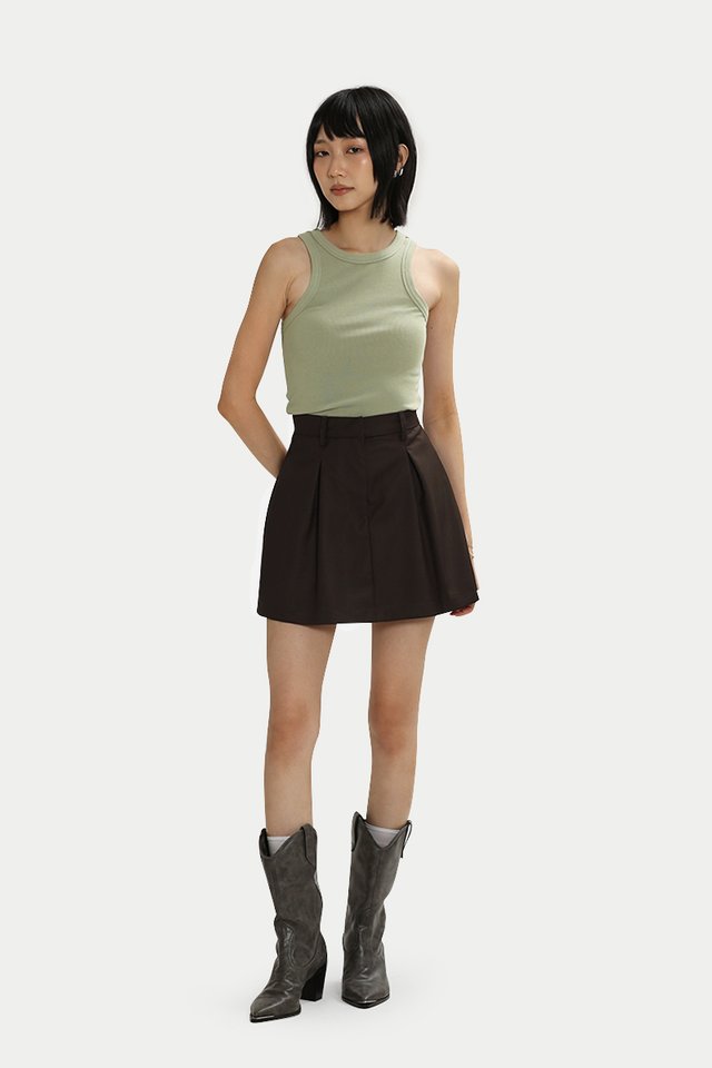 JAYLA PLEAT SUIT SKORTS IN UMBER
