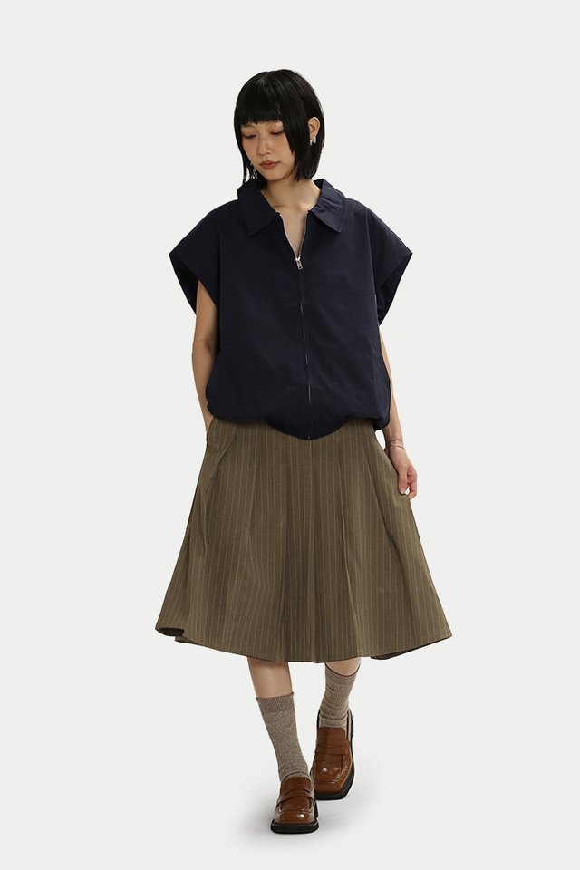 LOU COLLAR ZIPPED VEST IN MIDNIGHT