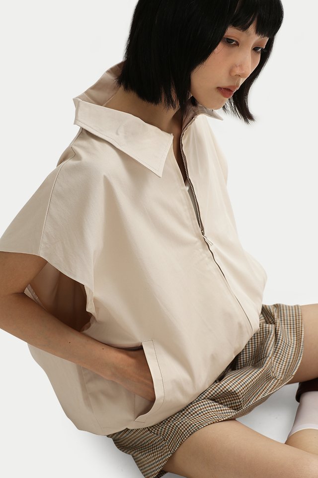 LOU COLLAR ZIPPED VEST IN WHIPCREAM