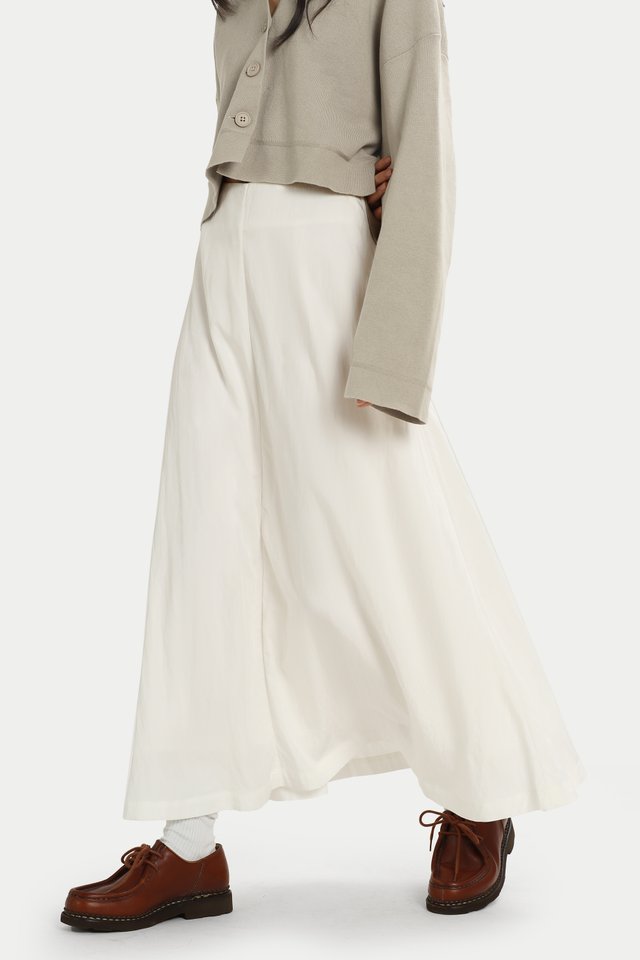 ZYA PANELLED FLARE SKIRT IN WHITE
