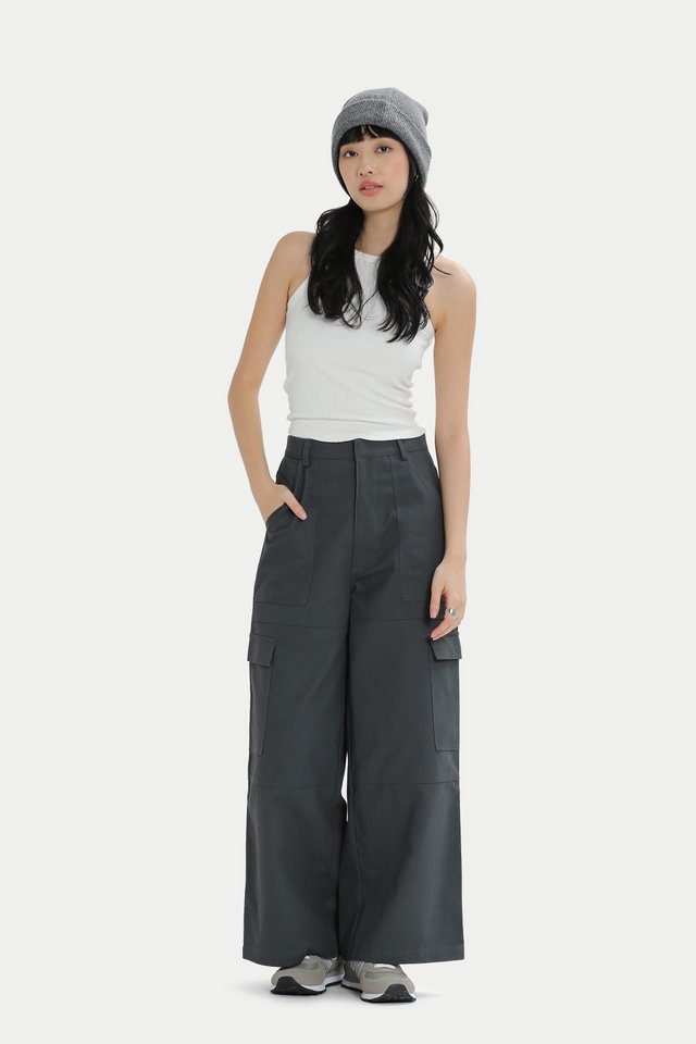 EASTON PANELLED CARGO PANTS IN CHARCOAL