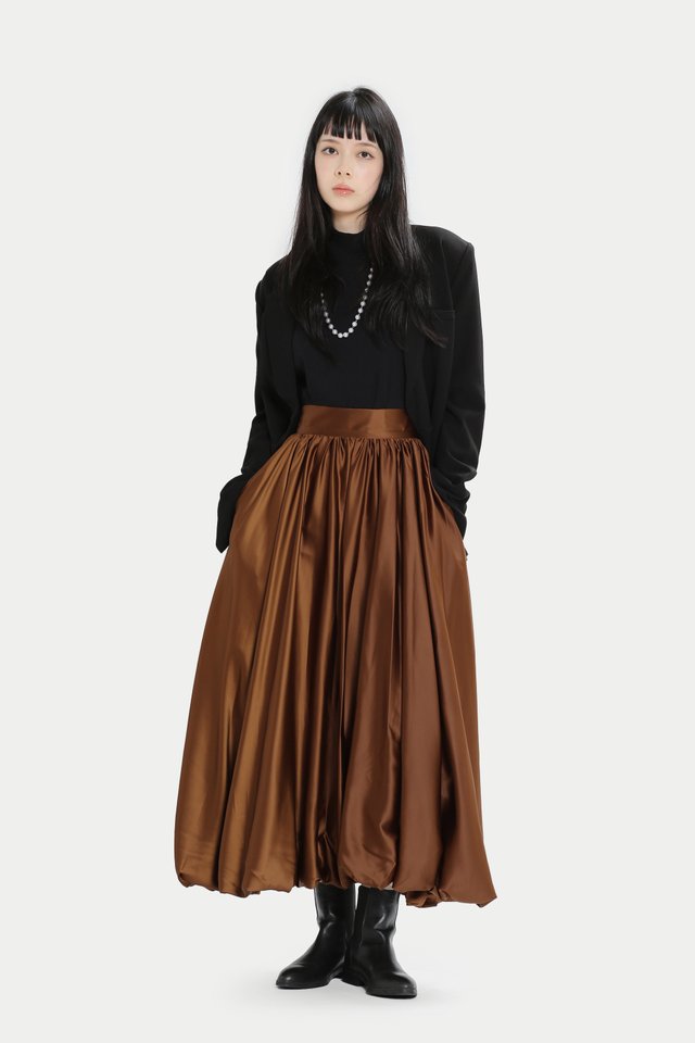 GYSELE SATIN CLOUD SKIRT IN BRUNETTE