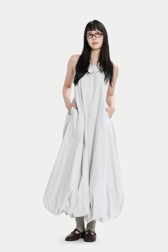 RAINE BACK KEYHOLE CLOUD DRESS IN LIGHT GREY
