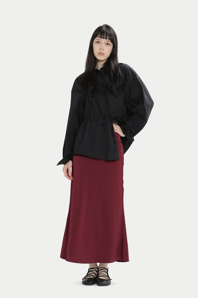 VIOLLEA SATIN MIDI SKIRT IN BURGUNDY
