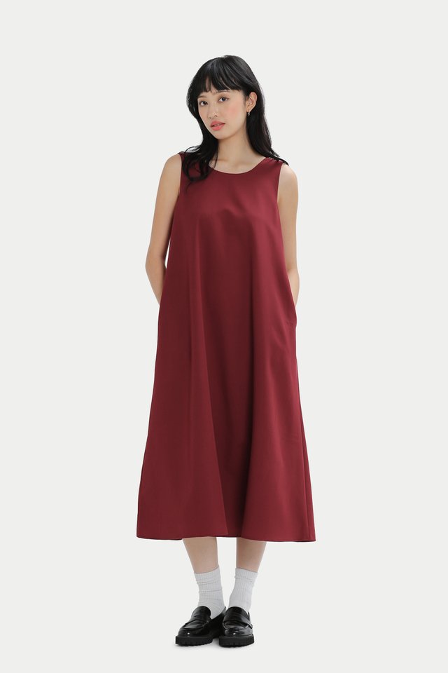 MADISON SCOOP BACK MIDI DRESS IN WINE