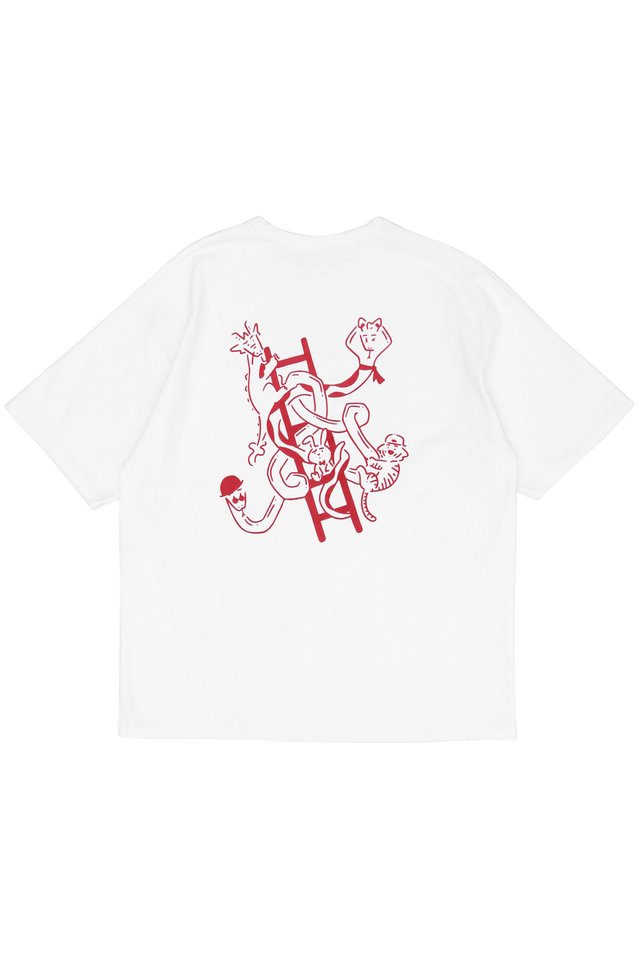 "SSSNAKES & LADDERS" OVERSIZED TEE IN WHITE