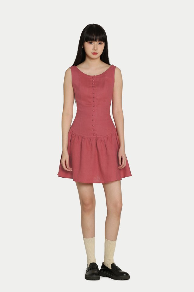 ANA BUTTON ROMPER DRESS IN ROUGE