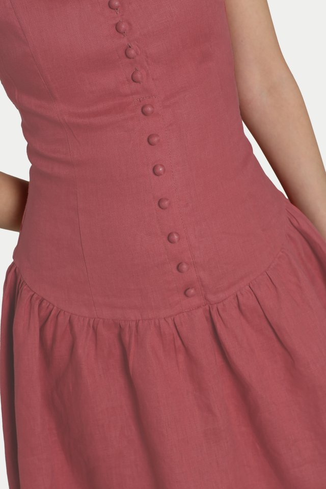 ANA BUTTON ROMPER DRESS IN ROUGE