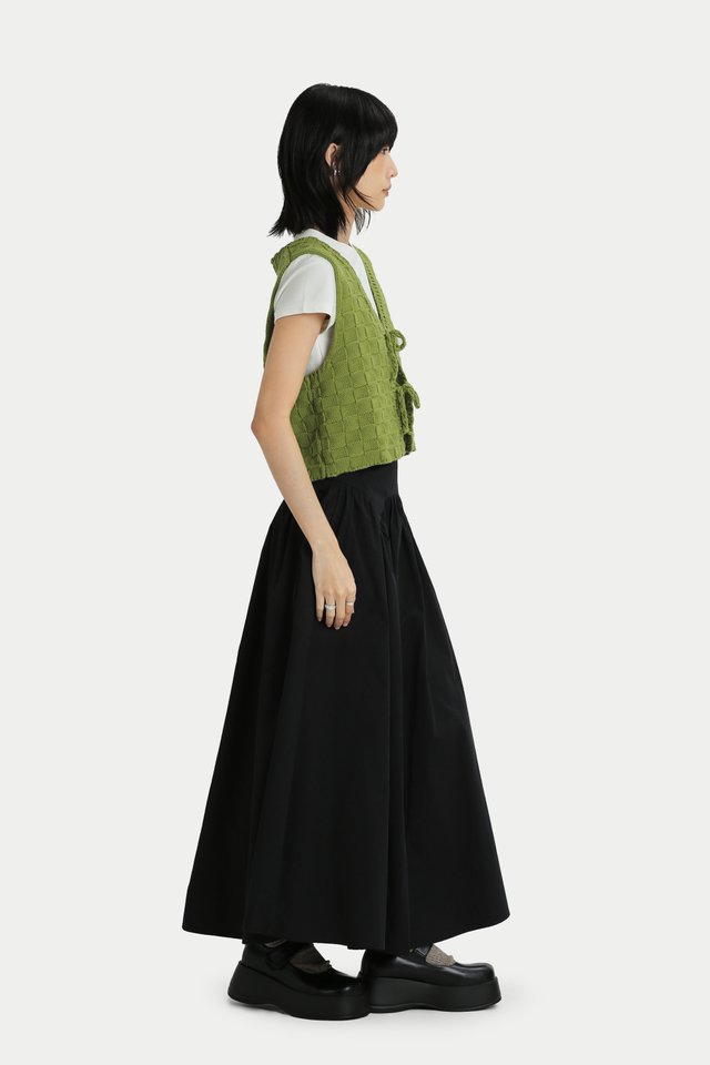 JASMINE YOKE MIDI SKIRT IN BLACK