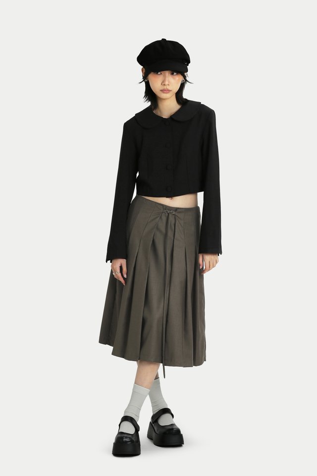 YOMI BUTTON CROPPED COAT IN BLACK