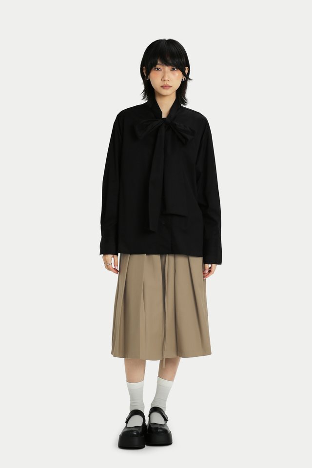 YUA BOW COLLAR OVERSIZED SHIRT IN BLACK