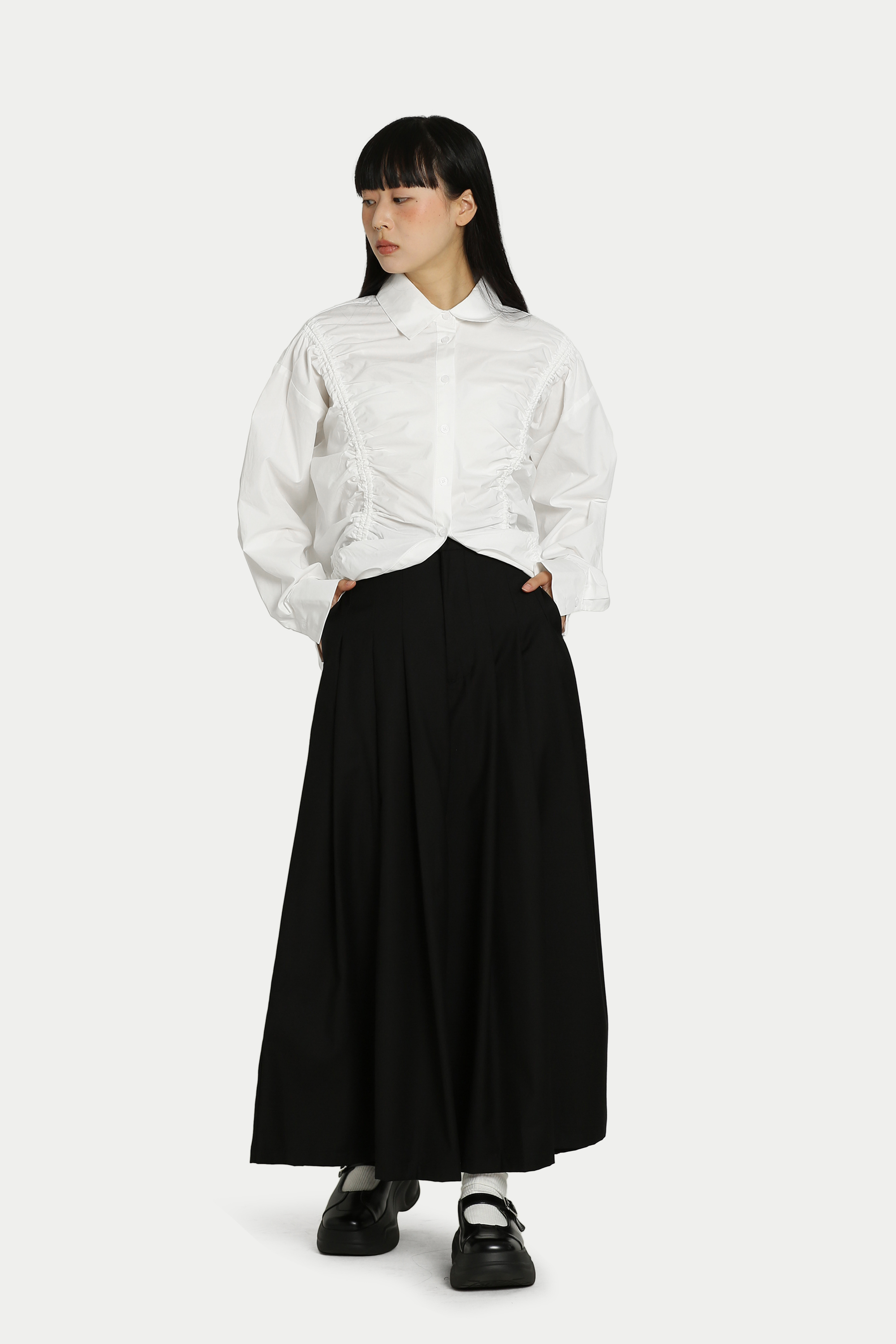 IZUMI PLEATED HAKAMA PANTS IN BLACK