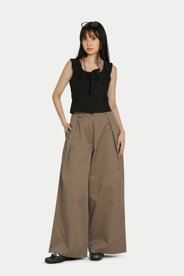 EMELINE FRILL BUTTON TOP IN BLACK