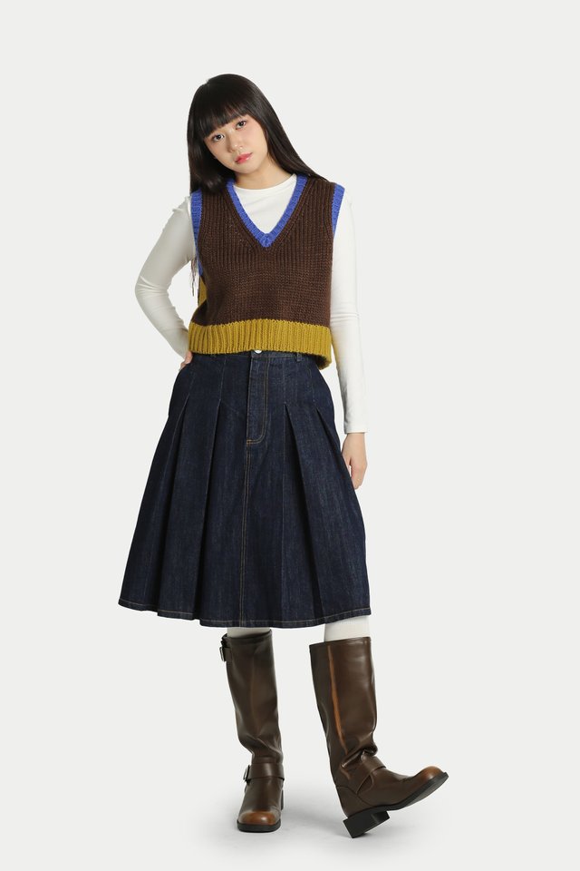 MICHI COLOUR BLOCK KNITTED VEST IN ESPRESSO