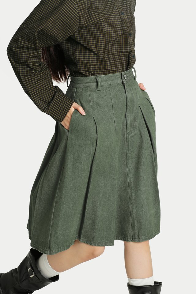 CHISA DENIM PLEATED MIDI SKIRT IN OLIVE WASH