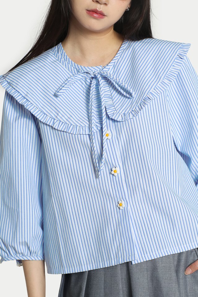 DAISIE BUTTON SHIRT WITH DETACHABLE COLLAR IN SKY STRIPES