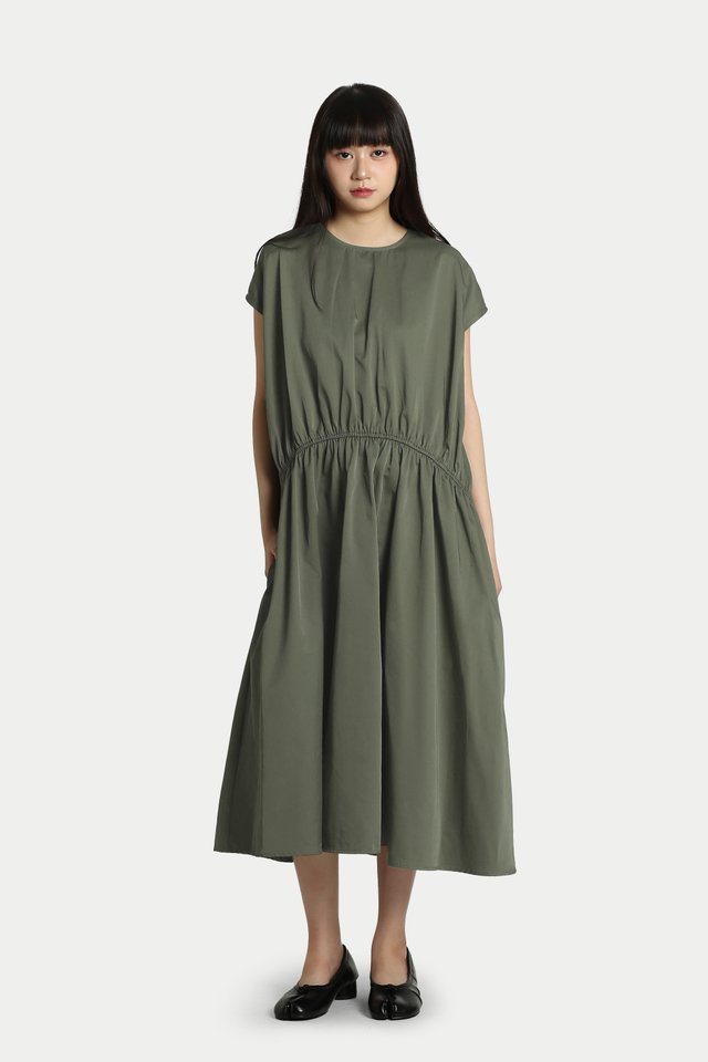 CHIYO BOXY GATHERED OVERSIZED DRESS IN OLIVE