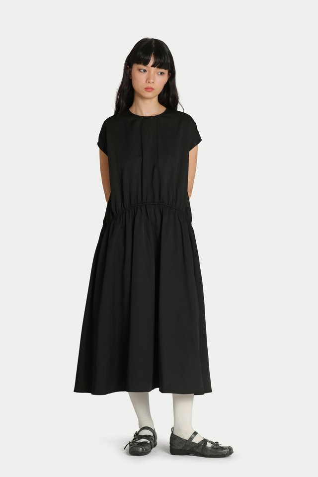 CHIYO BOXY GATHERED OVERSIZED DRESS IN BLACK