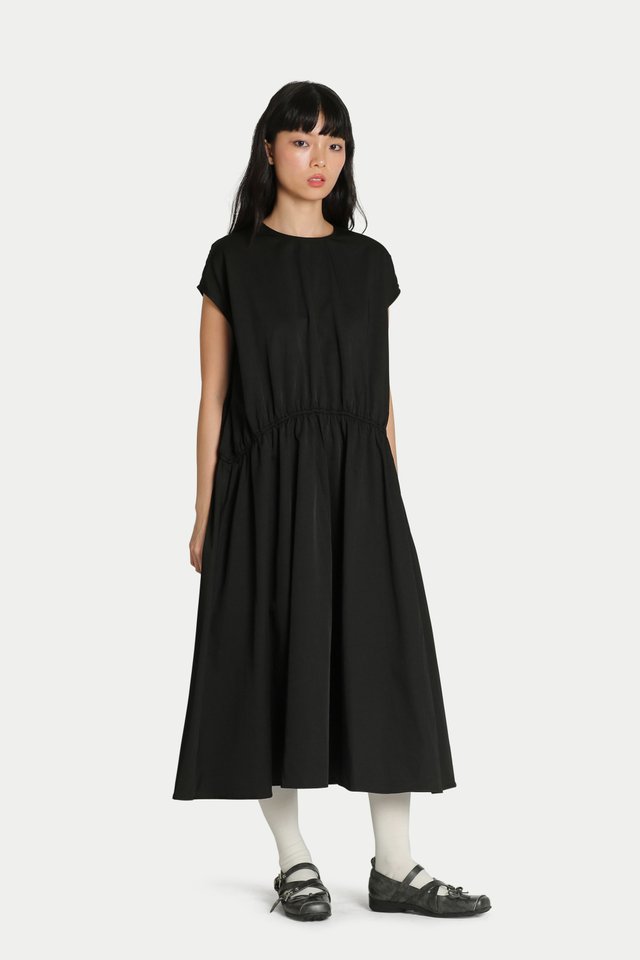 CHIYO BOXY GATHERED OVERSIZED DRESS IN BLACK